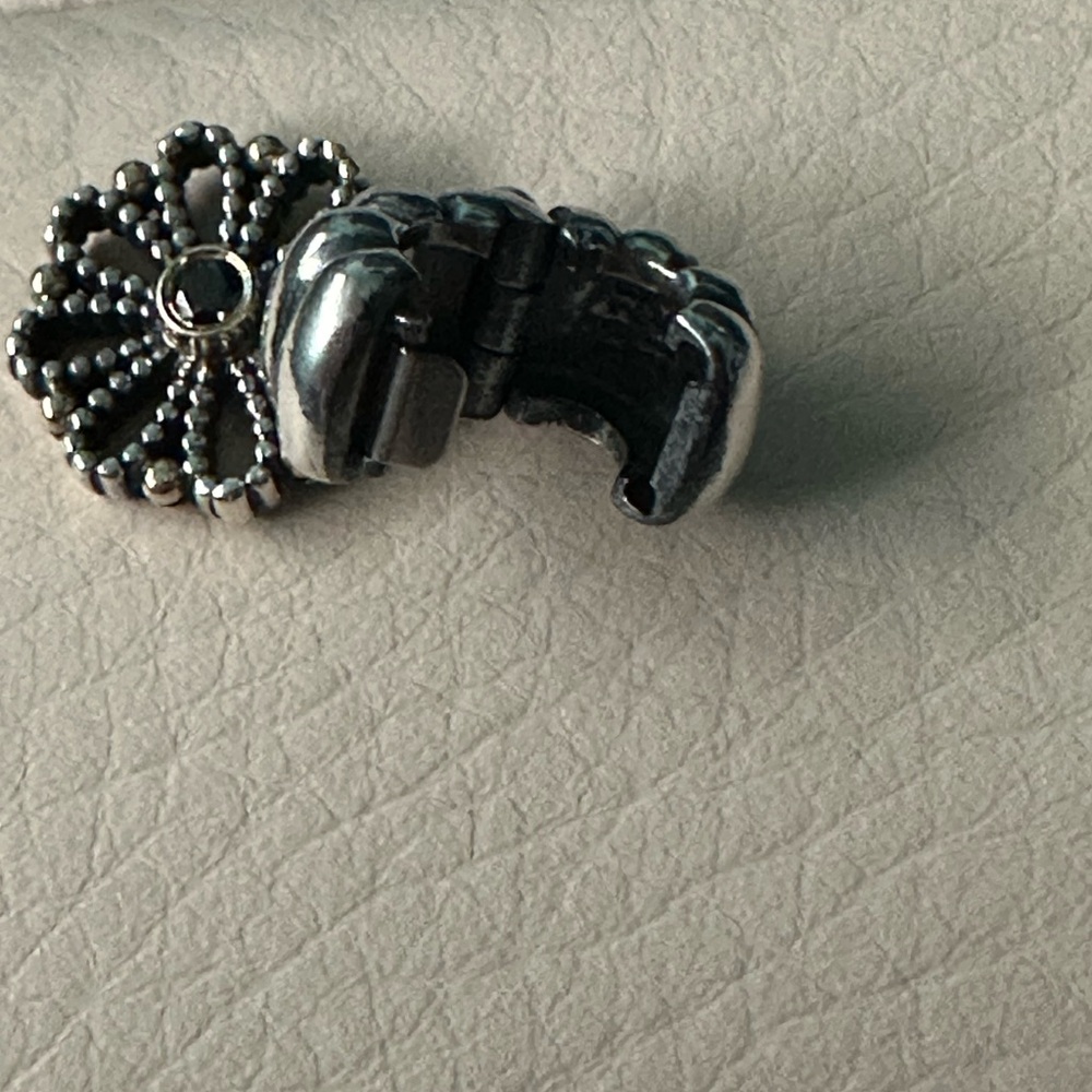 Pandora Retired Lace Flower Dangle Clip - Picture 3 of 8